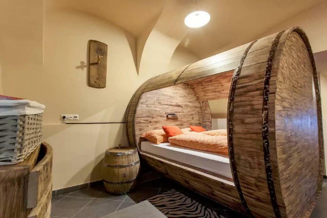 Beer & Wine Cellar Liubliana Exterior foto