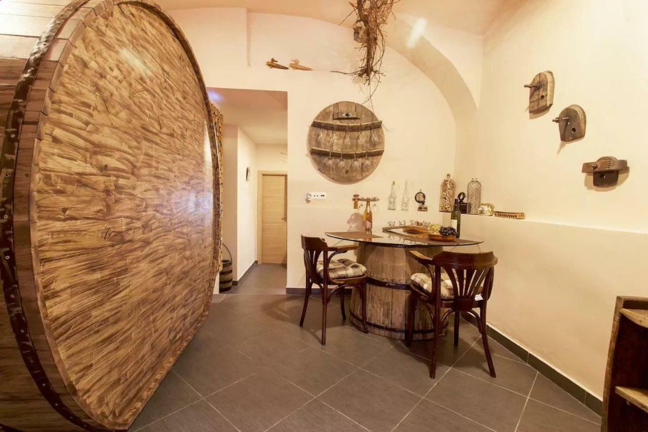 Beer & Wine Cellar Liubliana Exterior foto